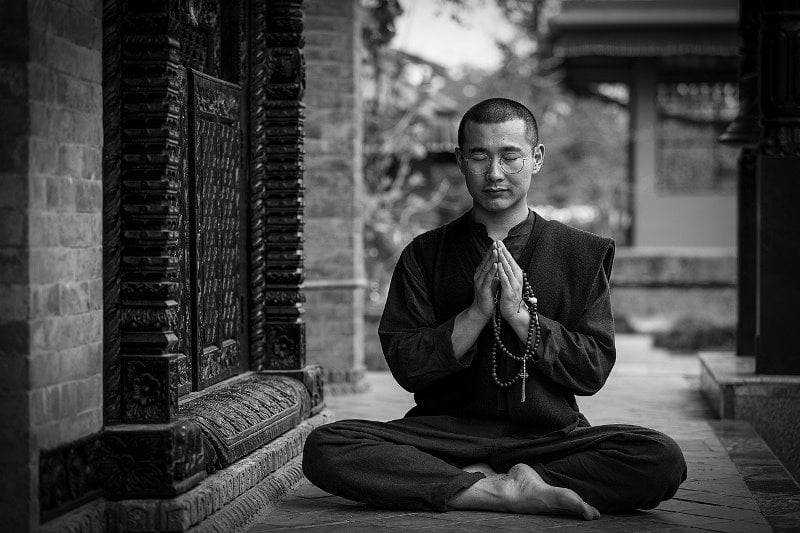 Meditation(ध्यान) क्या है? और इससे जुड़े फायदे
