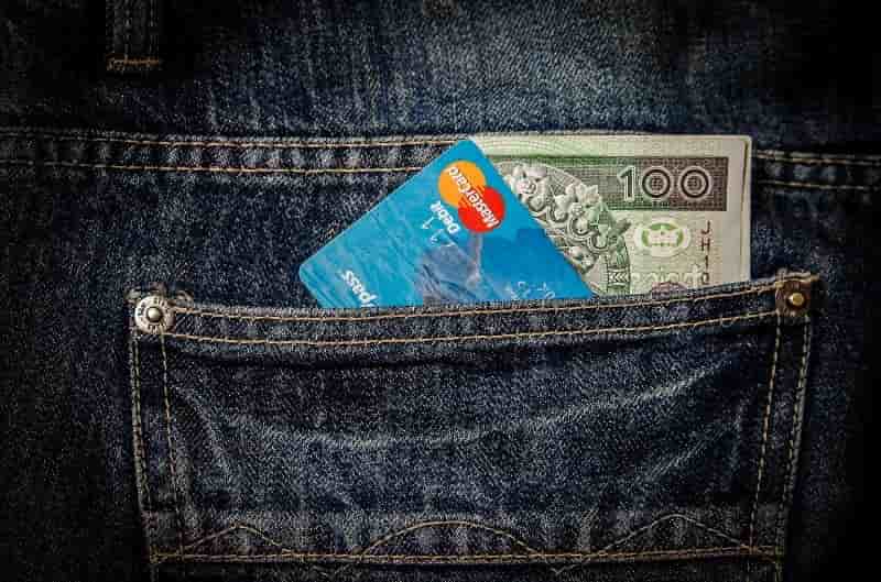 LIC क्रेडिट कार्ड के फायदे और नुकसान